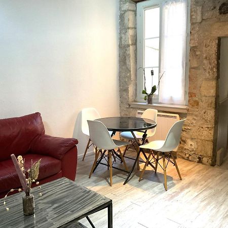 Apartament Place Aux Herbes Nîmes Zewnętrze zdjęcie