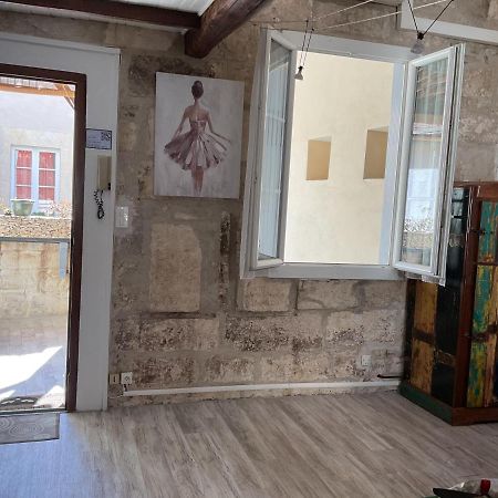 Apartament Place Aux Herbes Nîmes Zewnętrze zdjęcie