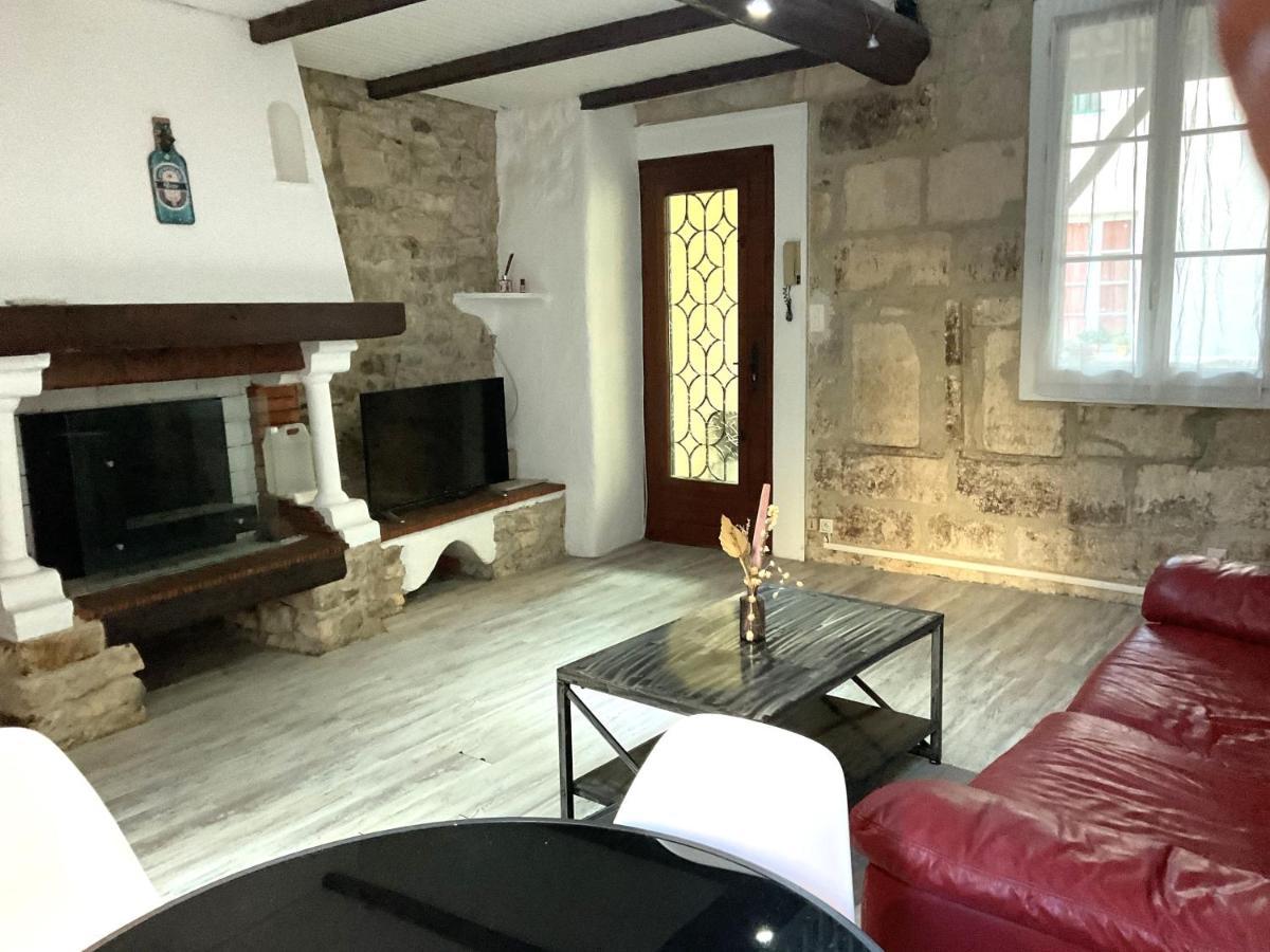 Apartament Place Aux Herbes Nîmes Zewnętrze zdjęcie