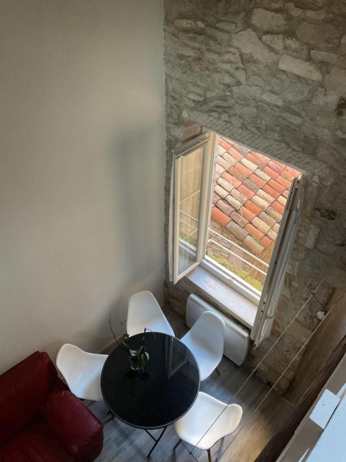 Apartament Place Aux Herbes Nîmes Zewnętrze zdjęcie