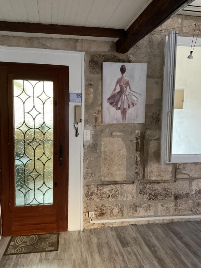 Apartament Place Aux Herbes Nîmes Zewnętrze zdjęcie