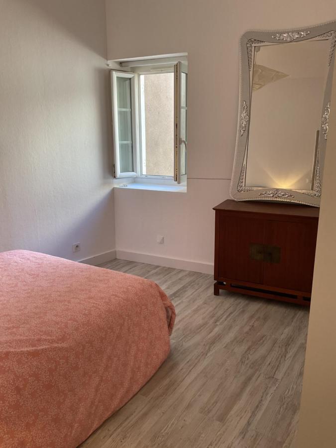 Apartament Place Aux Herbes Nîmes Zewnętrze zdjęcie