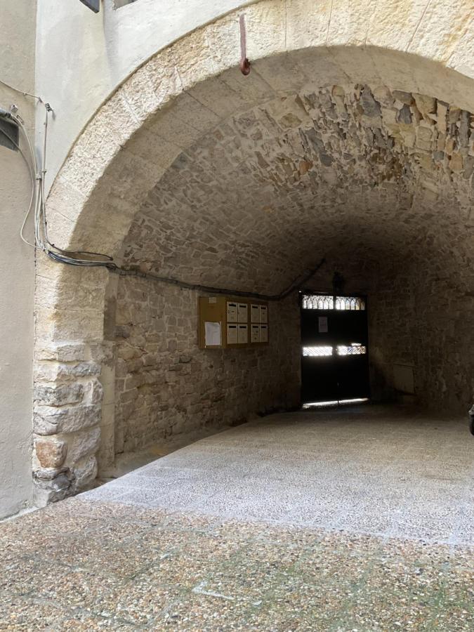 Apartament Place Aux Herbes Nîmes Zewnętrze zdjęcie