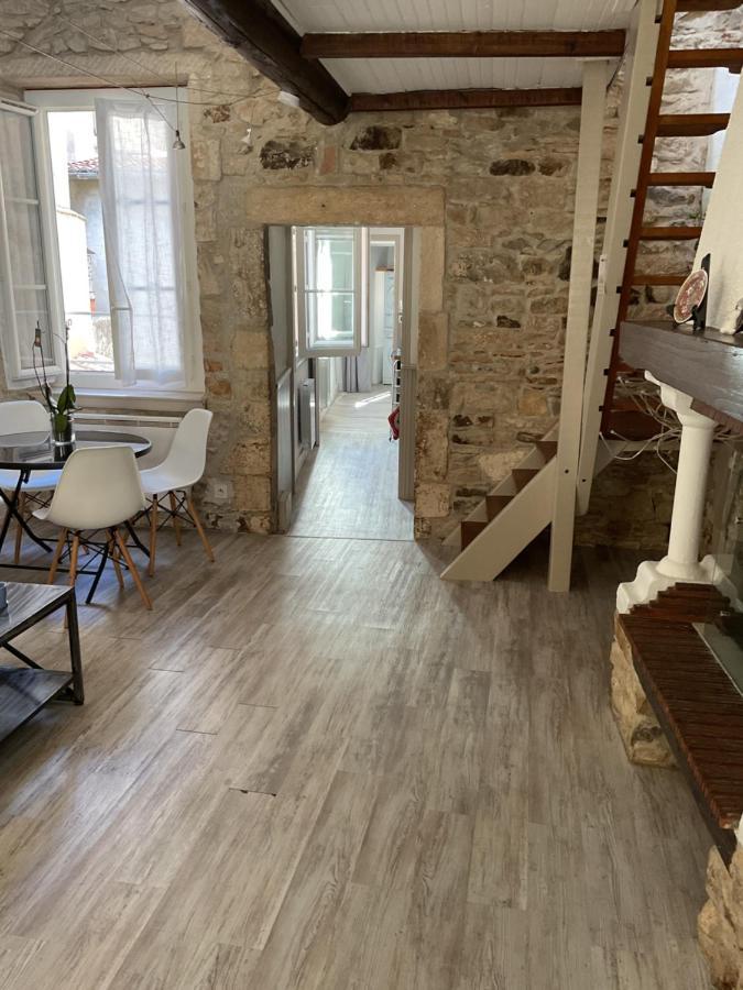 Apartament Place Aux Herbes Nîmes Zewnętrze zdjęcie