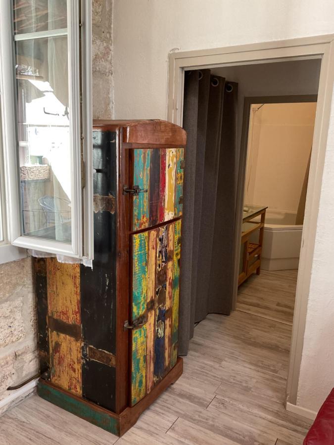 Apartament Place Aux Herbes Nîmes Zewnętrze zdjęcie