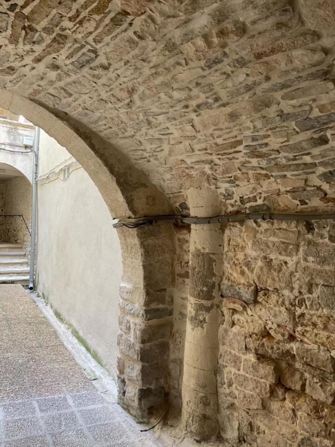 Apartament Place Aux Herbes Nîmes Zewnętrze zdjęcie