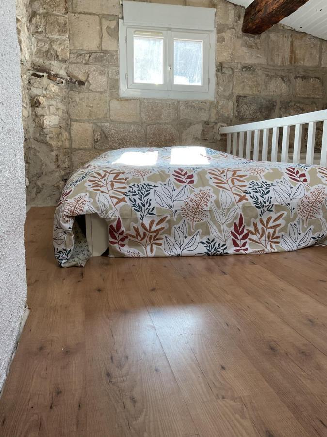 Apartament Place Aux Herbes Nîmes Zewnętrze zdjęcie